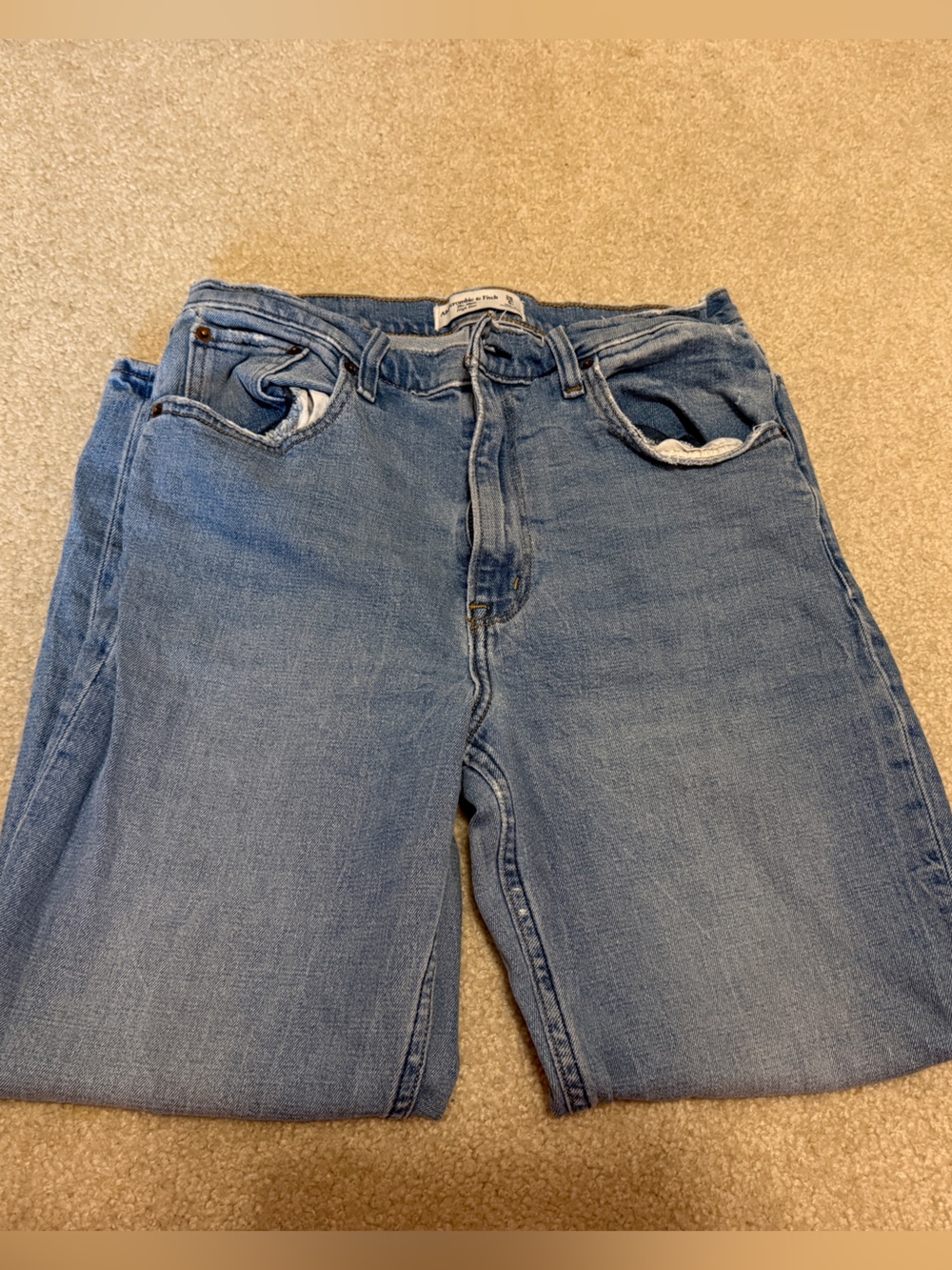 Abercrombie the mom high rise jeans, 28s
